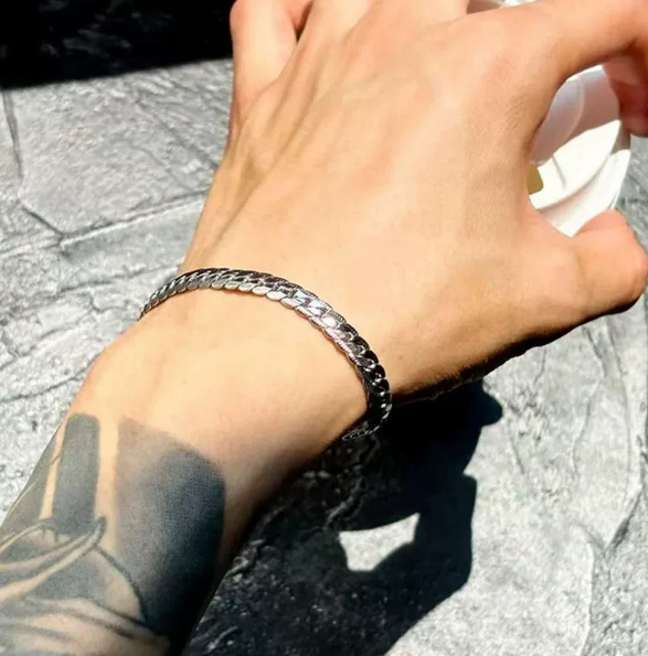 Embossed Cuban Chain Bracelet