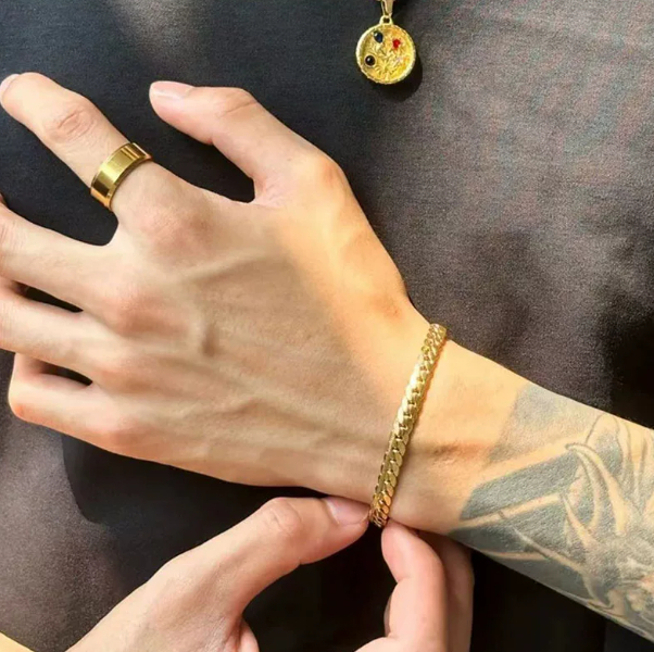Embossed Cuban Chain Bracelet